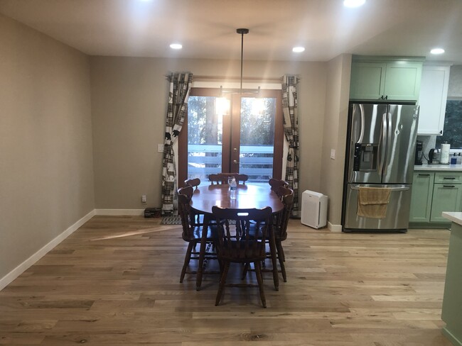 Dining Room - 3180 Roland Ct