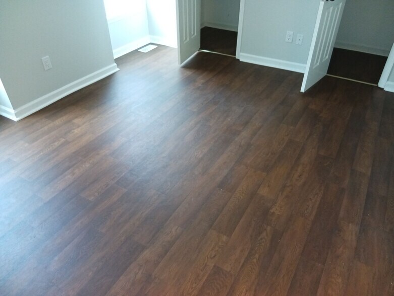 Building Photo - Room in Townhome on Bona Ct