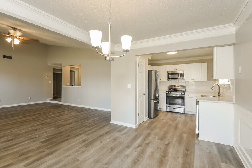 Building Photo - 5475 Ballard Way