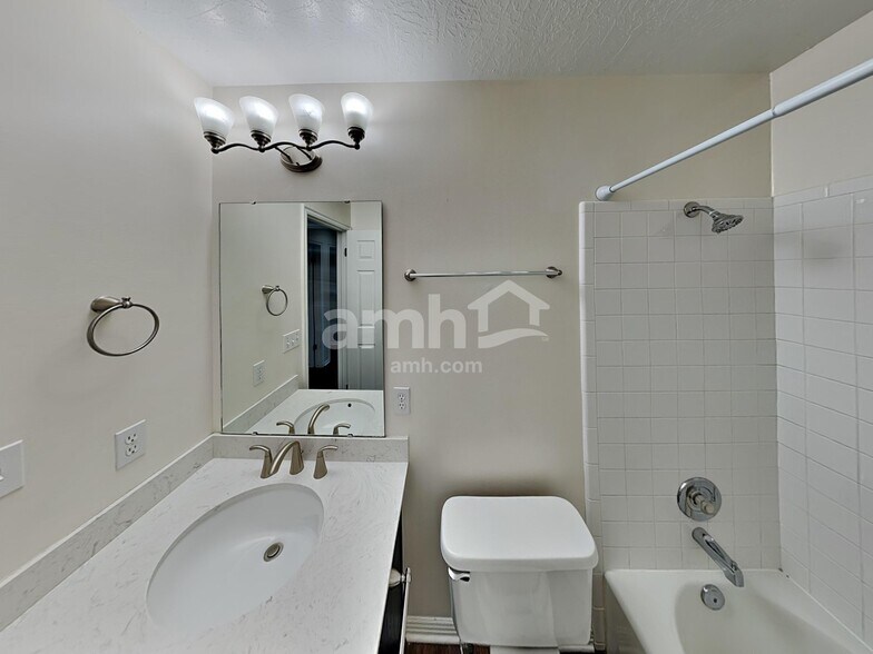 Building Photo - 2601 W 1630 N