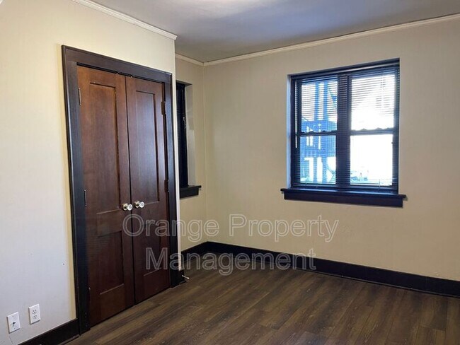 Building Photo - 804 N 33rd St