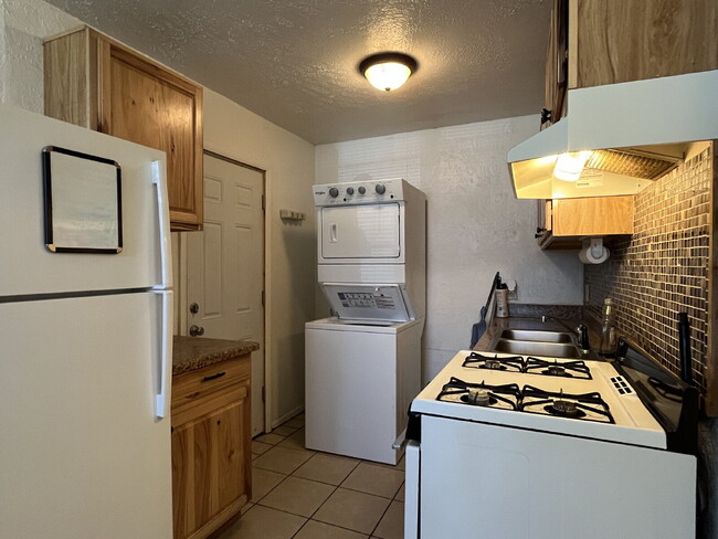 Building Photo - 2-Bedroom For Lease