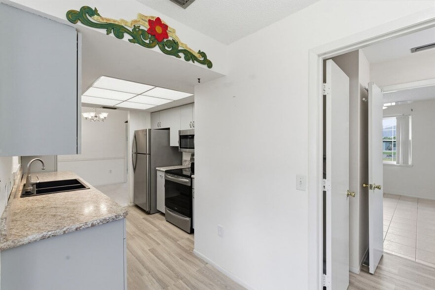 Building Photo - 7284 Sea Mist Dr