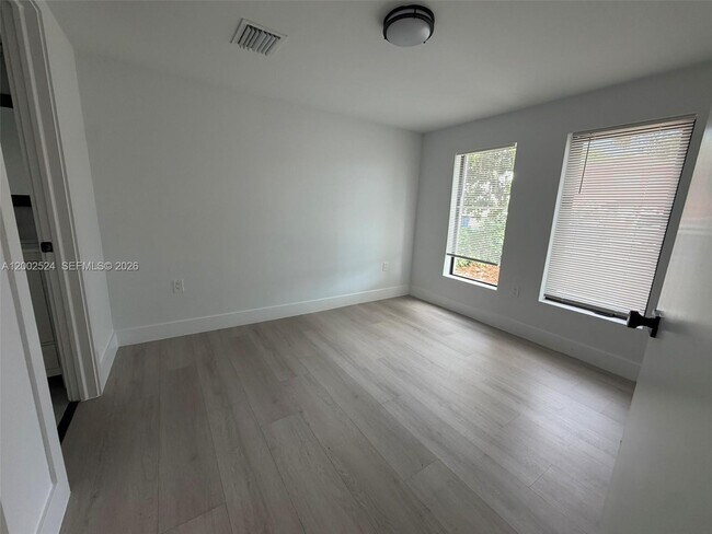 Building Photo - 2100 SW 6th St