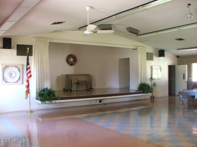 Building Photo - 2136 E Betty Elyse Ln