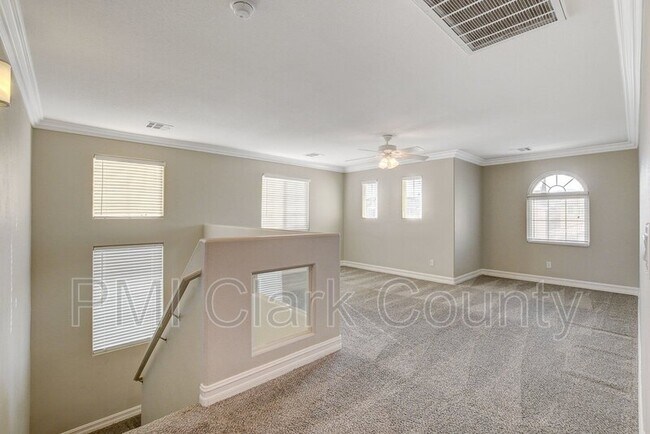 Building Photo - 8912 Ochoa St