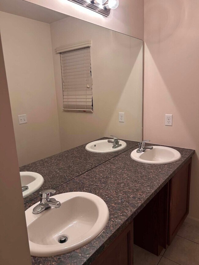 Building Photo - 1841 Wexford Cir