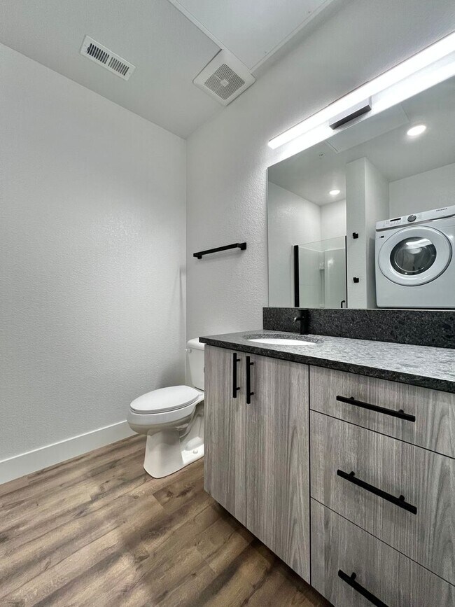 Building Photo - Newer Build in Downtown Loveland Apartments!