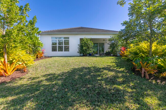 Building Photo - 4660 SW Ardsley Dr
