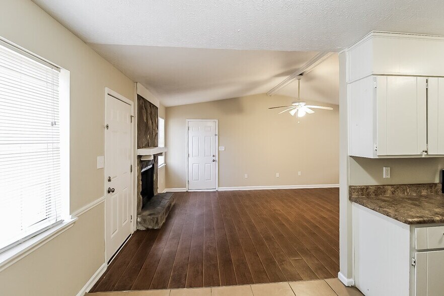 Building Photo - 119 Richard Way