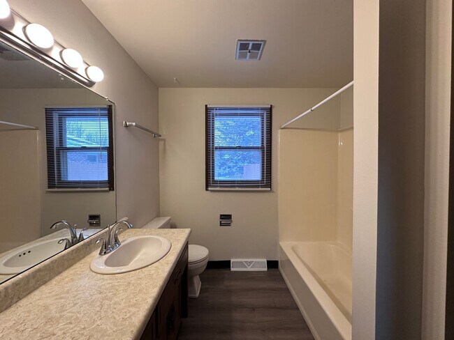 Building Photo - 1255-1325 O Keefe Rd