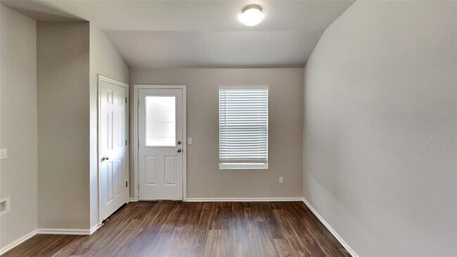 Building Photo - 13121 Bridgewater Ct