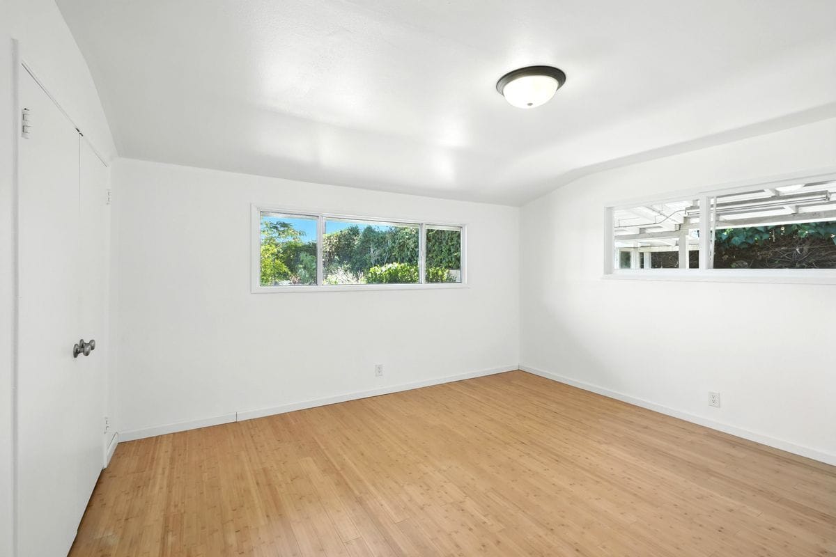 Building Photo - 8461 Valley Circle Blvd