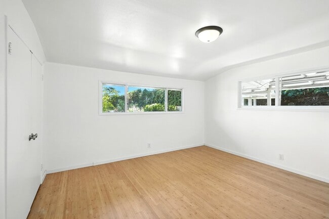 Building Photo - 8461 Valley Circle Blvd