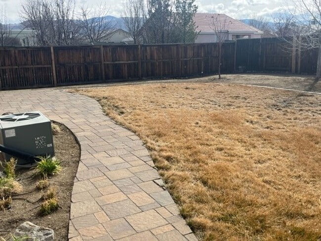 Building Photo - Corner Lot 3 Bedroom 2 Bath Double Diamond Home