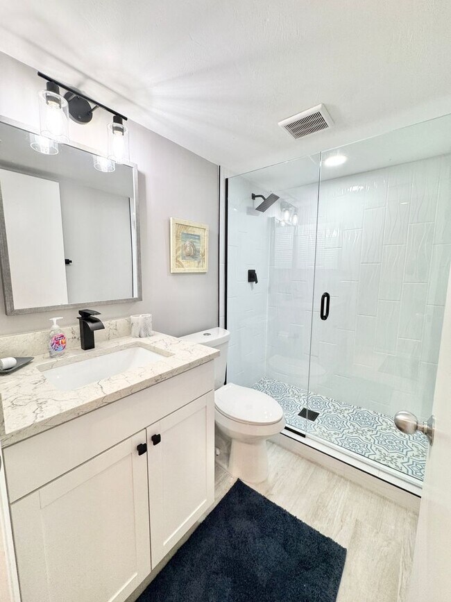 Building Photo - ** ABBEY AT BERKSHIRE VILLAGE ** 2 BED / 2...