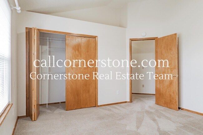 Building Photo - 630 Fernglen Ct