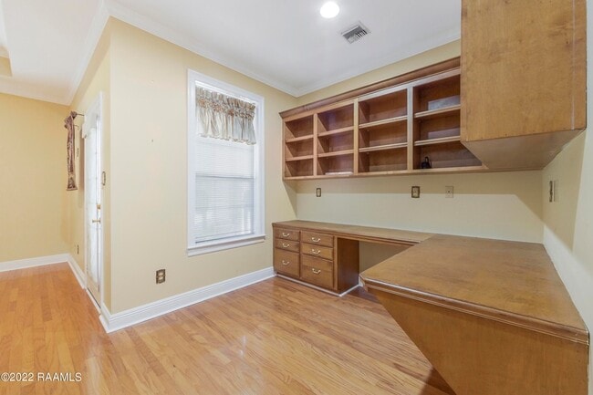 Building Photo - 403 Phoenix Dr