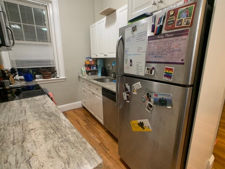 Building Photo - 52 Strathmore Rd