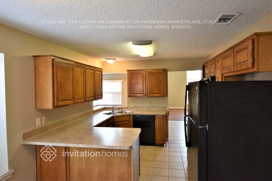 Building Photo - 2018 Falcon Ridge Dr