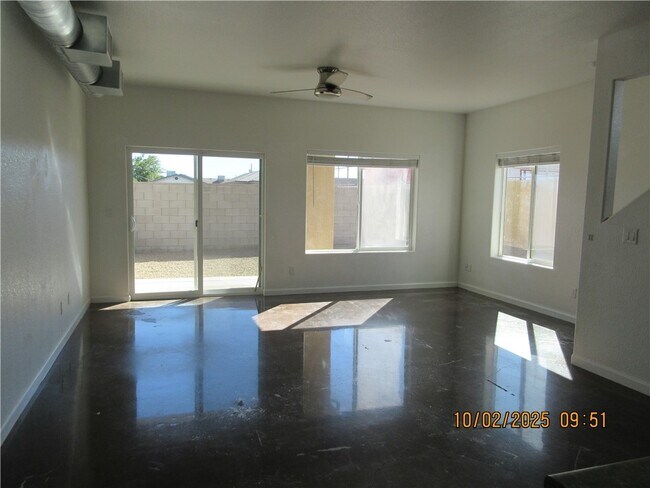 Building Photo - 3560 N Bond St