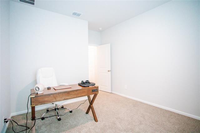 Building Photo - 200 Lantana Trl