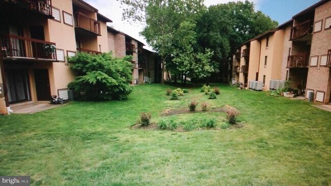 Building Photo - 2226 Castle Rock Square