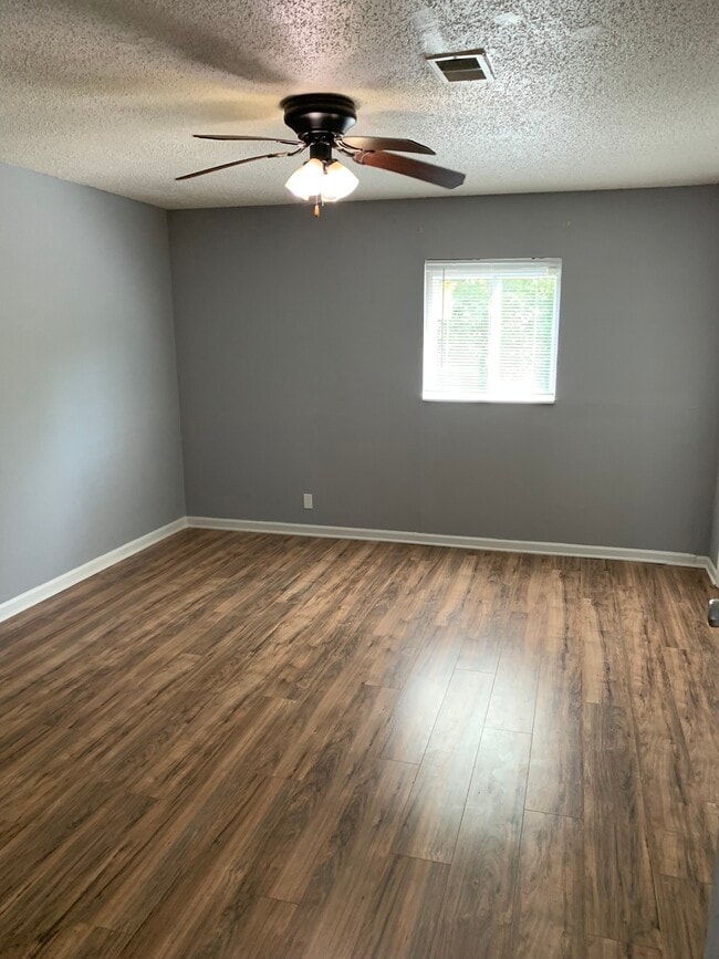 Building Photo - 3311 Chesapeake Cir