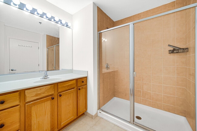 Building Photo - 1600 S Indiana Ave