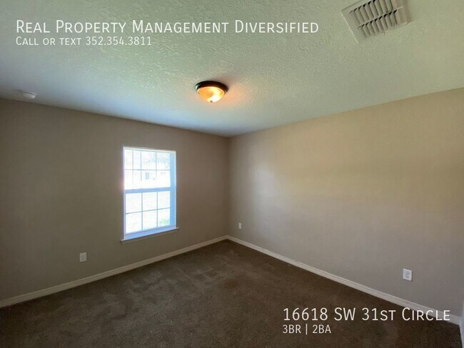 Building Photo - 16618 SW 31st Cir