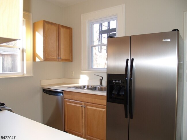 Building Photo - 17 Mountain View Pl