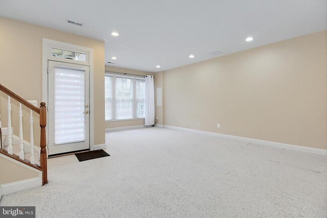 Building Photo - 6913 Stanwick Square