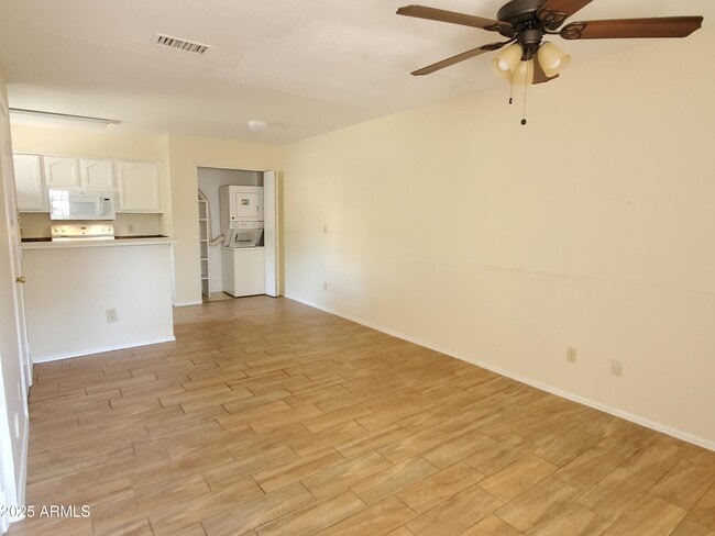 Building Photo - 625 S Westwood