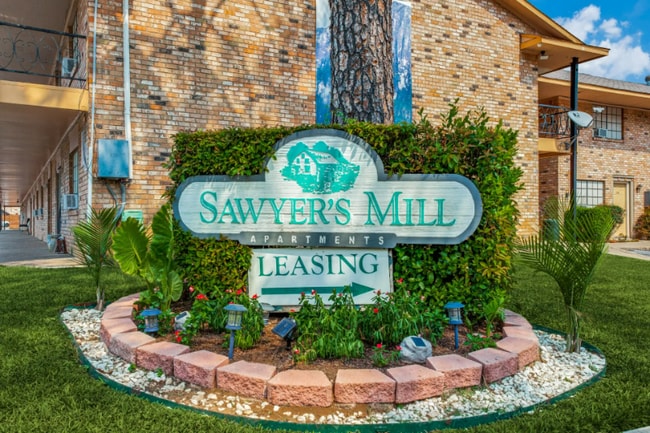 Building Photo - 501 Fuller St