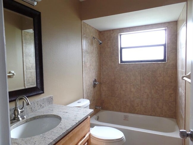 Building Photo - 8338 Fishhawk Ave