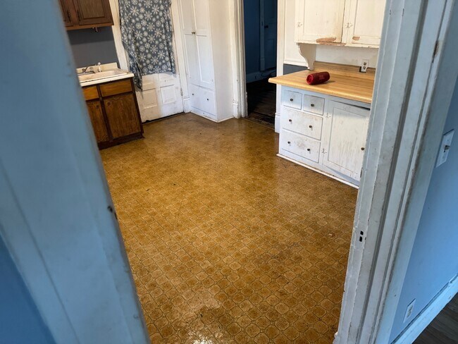 Building Photo - 2010 West Malone Street