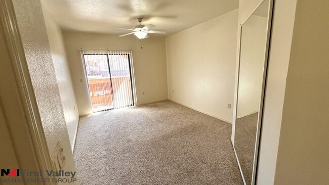 Building Photo - 2 Bedrooms, 2 Baths