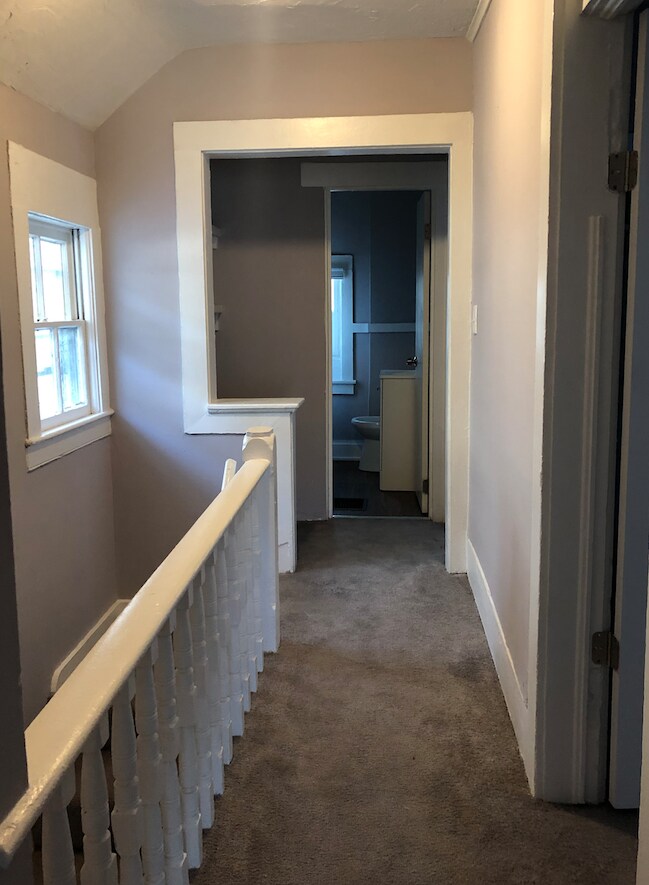 Building Photo - 347 Maple Blvd