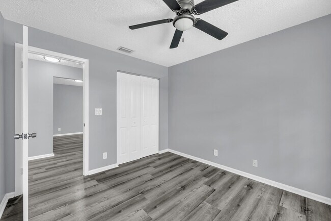 Building Photo - 1565 W 28th St