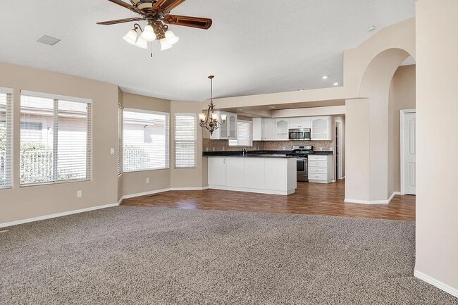 Building Photo - Spacious 3-Bedroom Home with Incredible Garage & Prime Location!