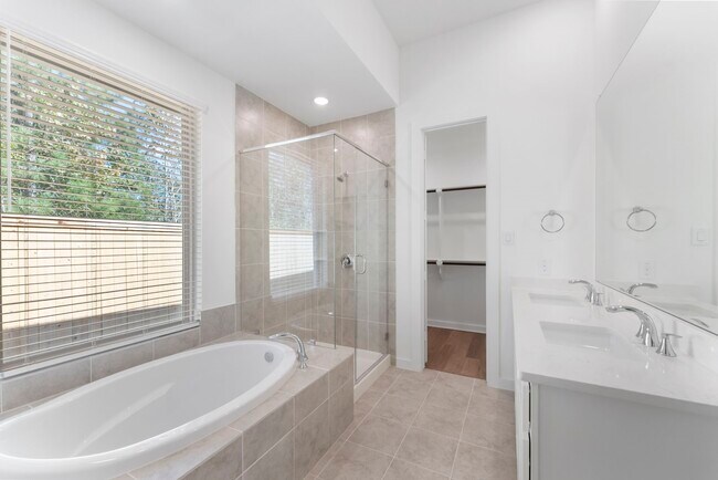 Building Photo - 26383 Golden Pass Lp