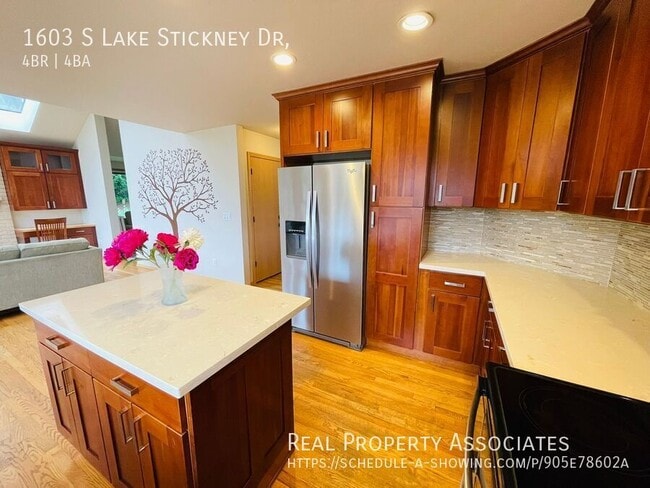 Building Photo - 1603 S Lake Stickney Dr