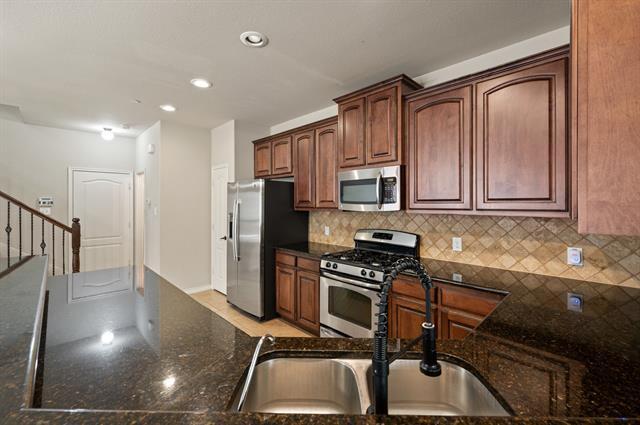 Building Photo - 4261 Comanche Dr