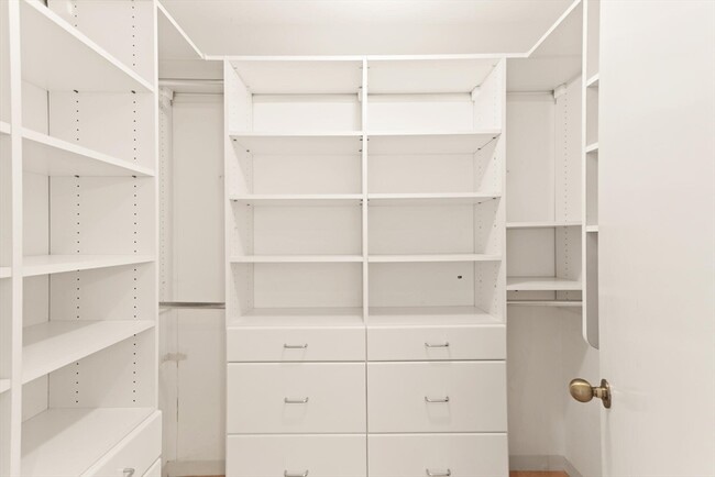 Building Photo - 75-83-83 Cambridge Pkwy