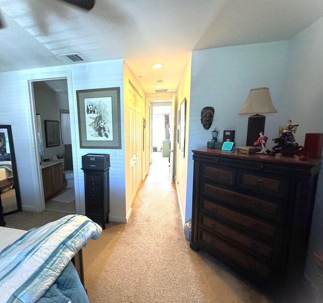 Building Photo - 883 Millbrae Ct