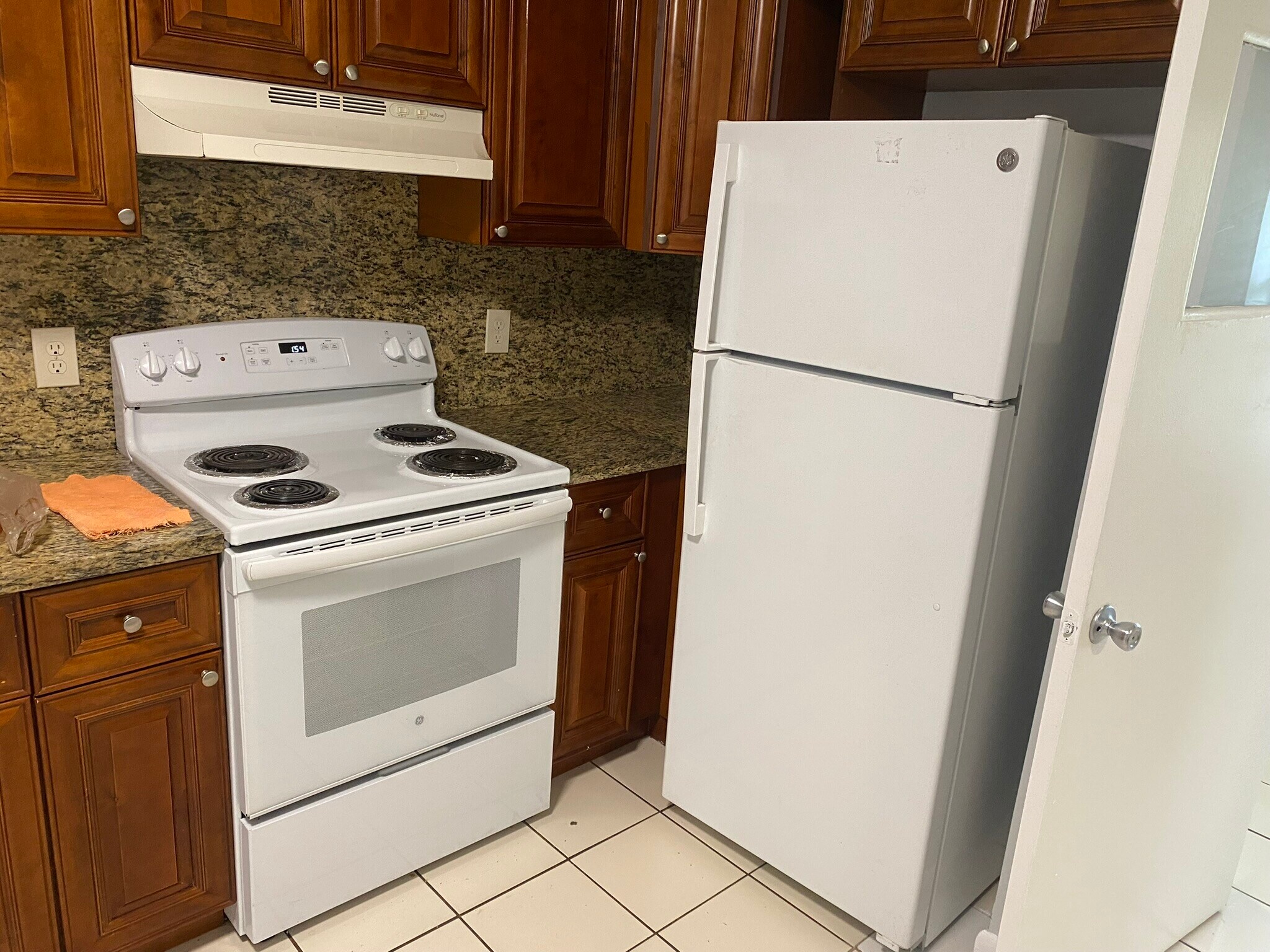 Building Photo - 3483 Coral Springs Dr