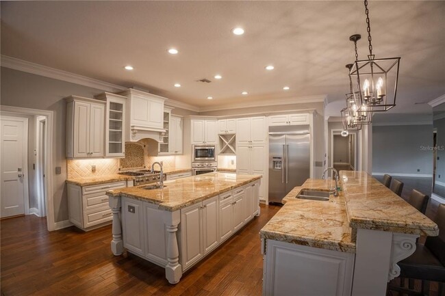 Building Photo - 5001 Latrobe Dr