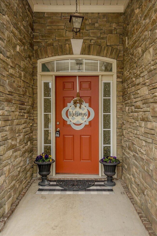 Building Photo - 1661 Jamestown Ave