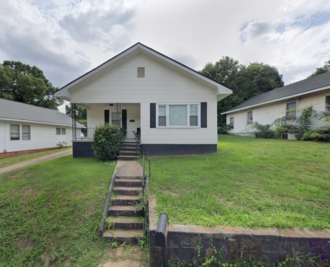 Building Photo - 2 Bed 1 Bathroom Home in Downtown Greenvil...