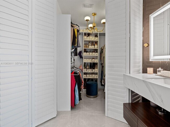 Building Photo - 2553 NW 42nd Ave